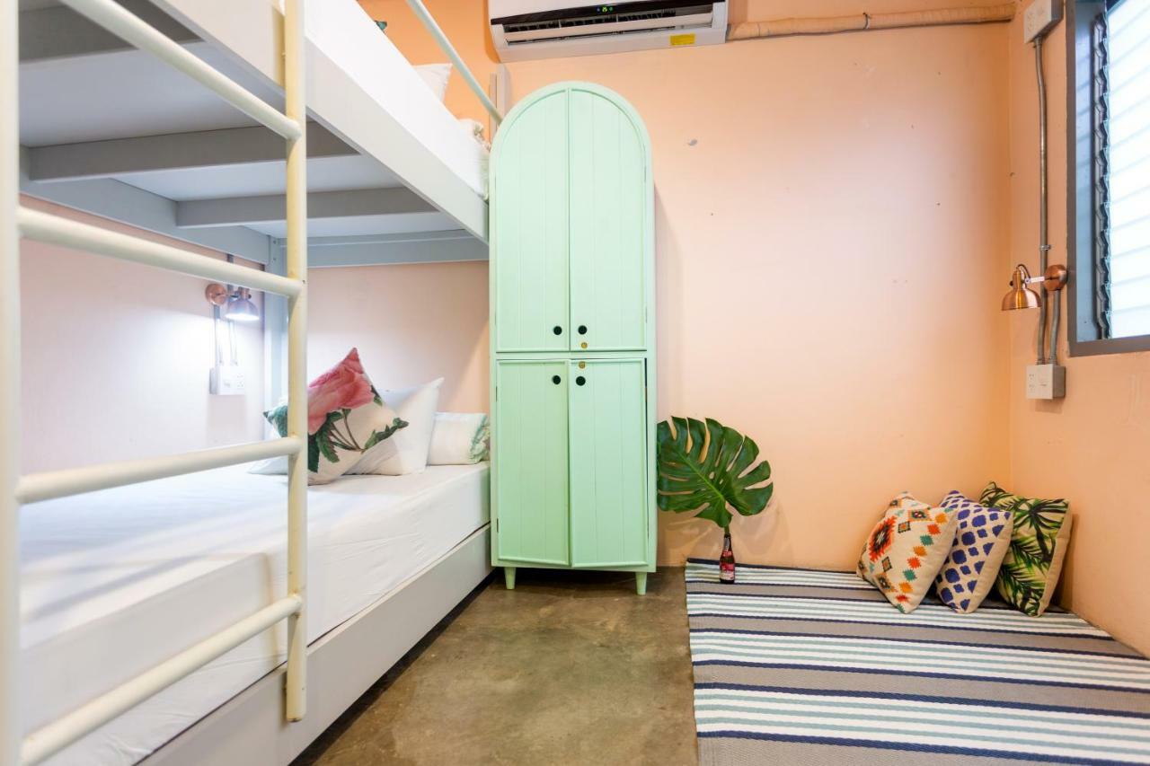 טראנג A Local Something Hostel מראה חיצוני תמונה